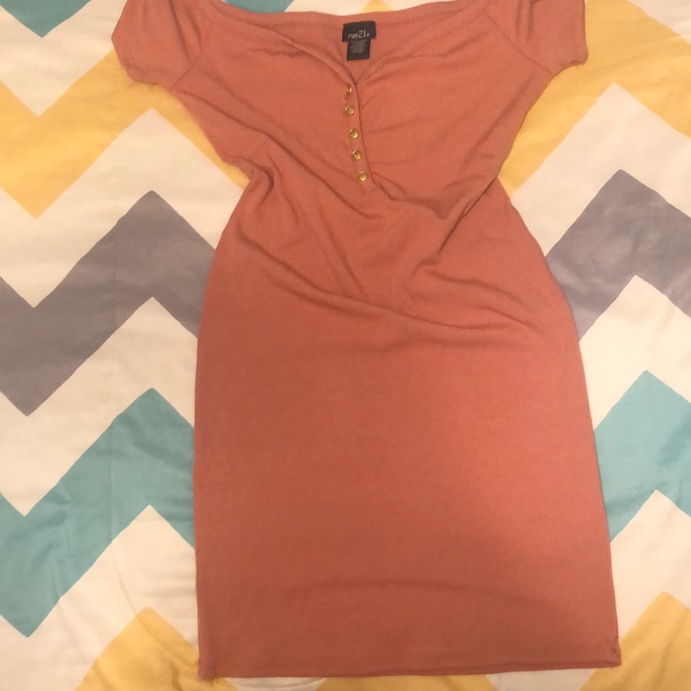 Salmon bodycon dress!